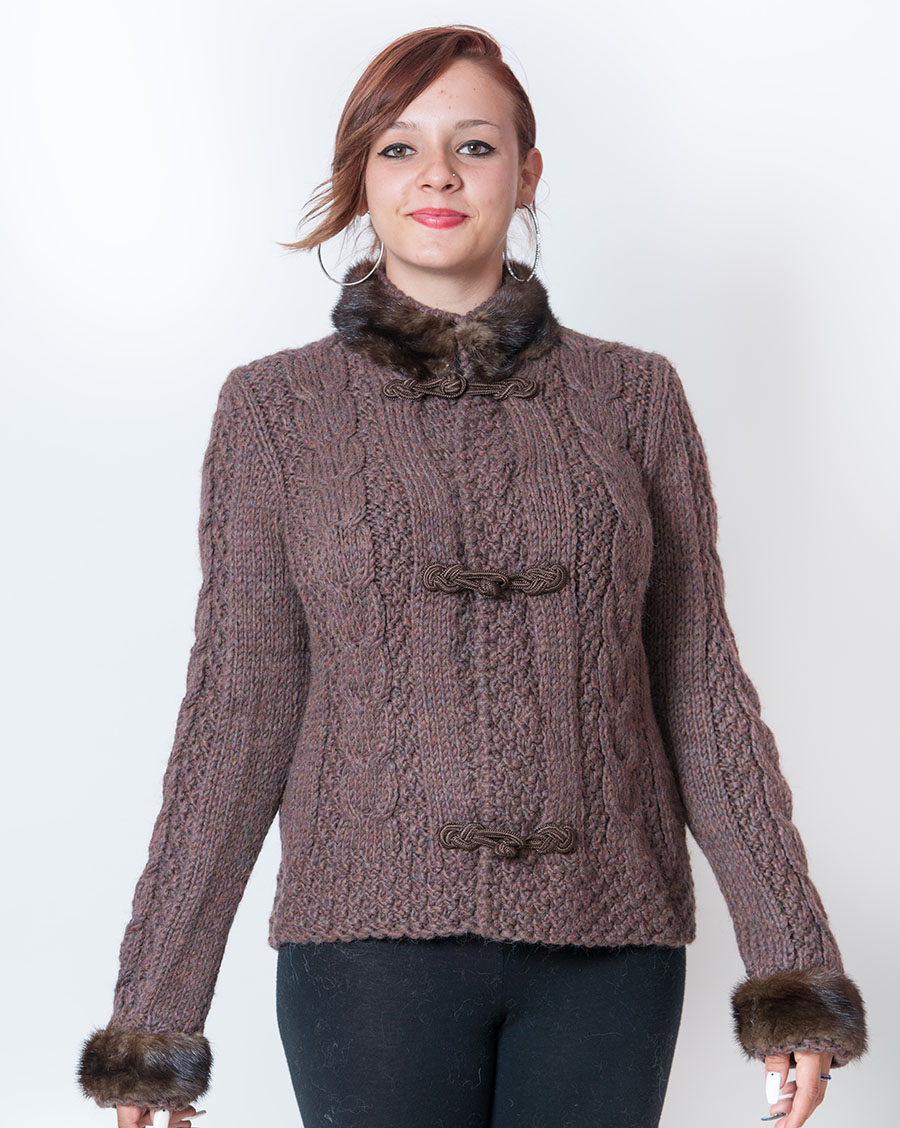 Cardigan Marrone e collo visone